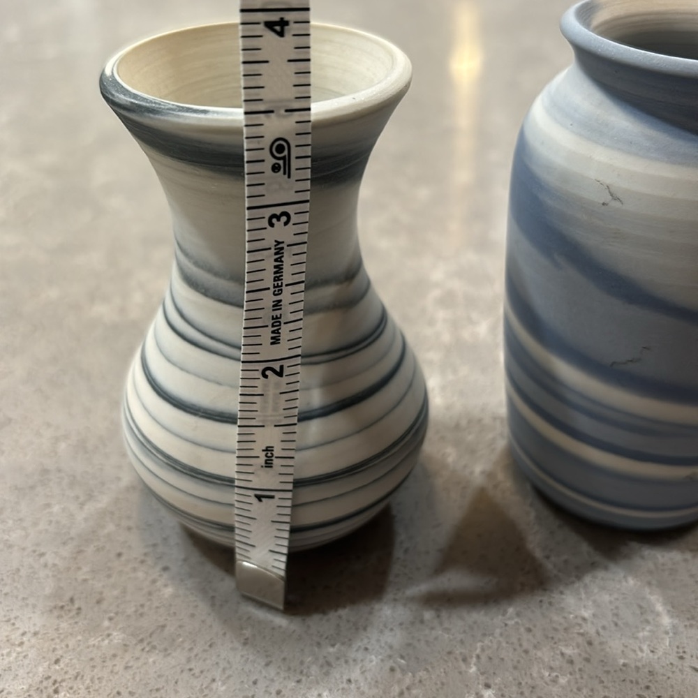 Set of 2 Small Pottery Vases - Picture 8 of 9